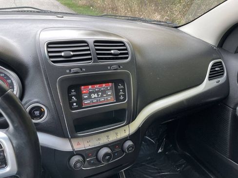 Used 2013 Dodge Journey American Value Package w/ Flexible Seating Group FWD image 21