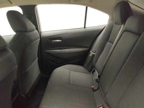 Used 2021 Toyota Corolla LE image 18