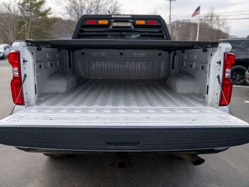 Used 2021 Chevrolet Silverado 2500 Custom w/ Custom Value Package image 7