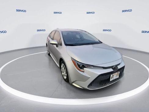 Used 2022 Toyota Corolla LE image 3