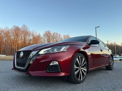 Used 2022 Nissan Altima 2.5 SR image 32