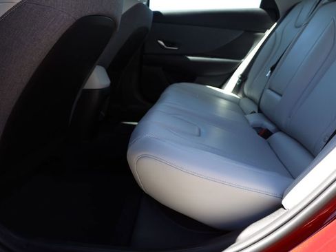 Used 2025 Hyundai Elantra Limited w/ Cargo Package FWD image 18