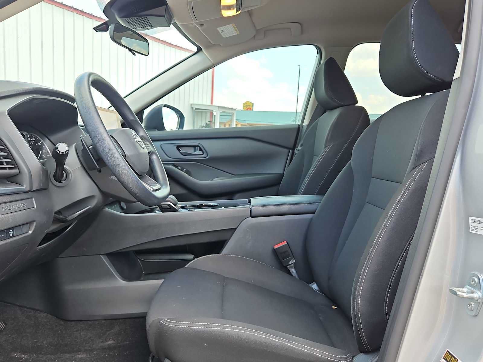 Used 2025 Nissan Rogue S FWD image 12