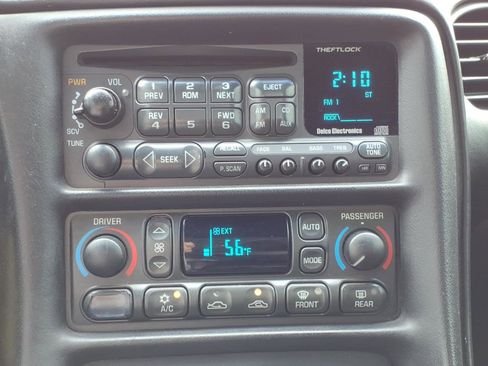 Used 2003 Chevrolet Corvette Convertible w/ Preferred Equipment Group1 RWD image 18