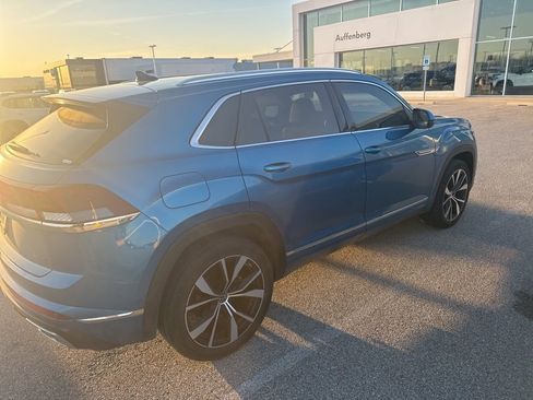 Used 2024 Volkswagen Atlas Cross Sport SEL Premium R-Line image 3