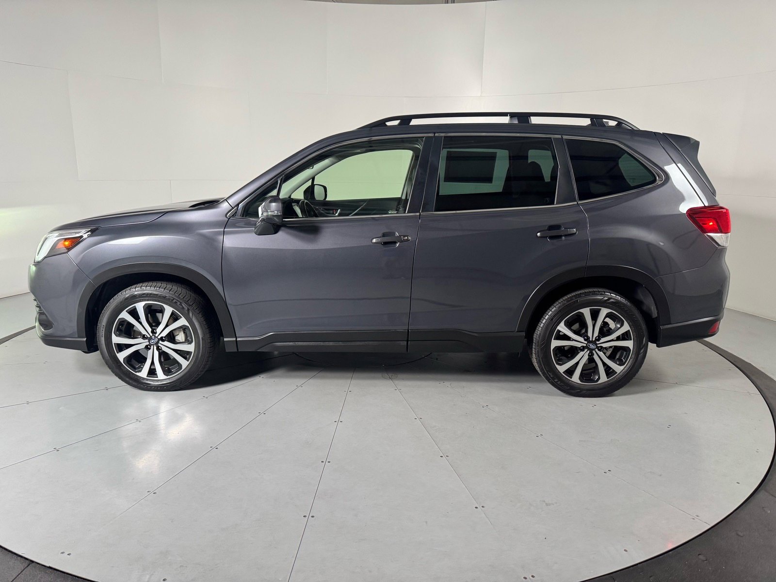 Certified 2023 Subaru Forester Limited AWD/4WD image 2