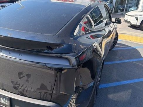 Used 2026 Tesla Model Y 2WD image 5