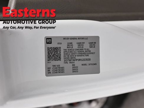Used 2024 GMC Savana 2500 w/ Driver Convenience Package RWD image 32