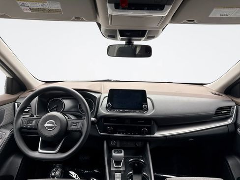 Used 2023 Nissan Rogue SV image 14