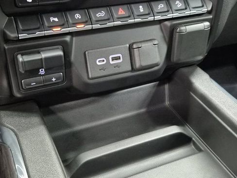 Used 2020 Chevrolet Silverado 1500 LTZ w/ LTZ Plus Package image 32