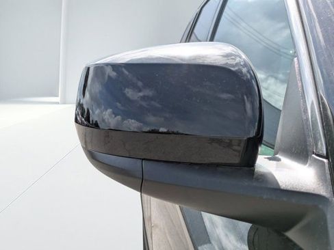 New 2025 Jeep Grand Cherokee L Laredo image 10