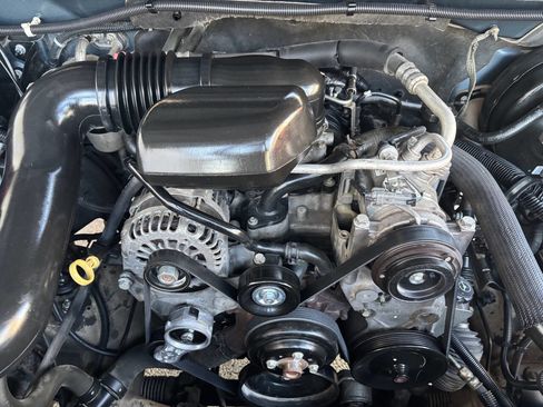 Used 2010 Chevrolet Silverado 1500 W/T w/ LS Package image 15