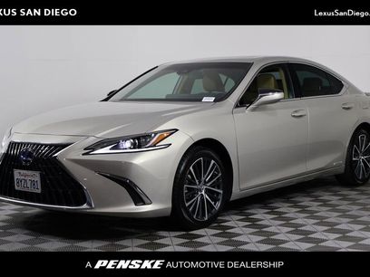 Used 2022 Lexus ES 300h w/ Premium Package