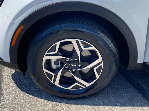 Used 2024 Kia Sportage LX image 18