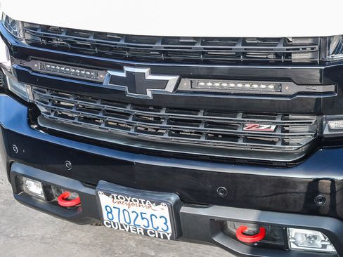 Used 2021 Chevrolet Silverado 1500 LT Trail Boss w/ Convenience Package II image 6