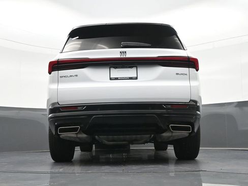 Used 2025 Buick Enclave Sport Touring w/ Power Package FWD image 30