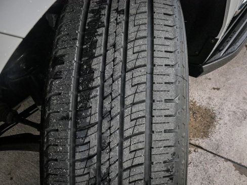 Used 2023 GMC Yukon XL SLT image 12