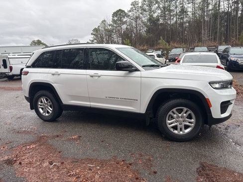 Used 2025 Jeep Grand Cherokee Laredo w/ Luxury Tech Group I image 8