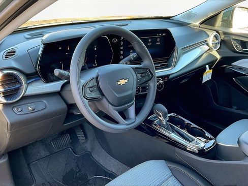 New 2026 Chevrolet Trax LT image 8