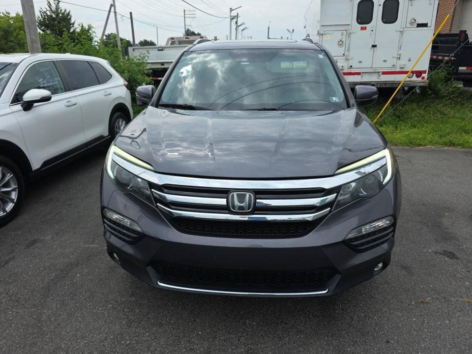 Used 2018 Honda Pilot Touring image 2