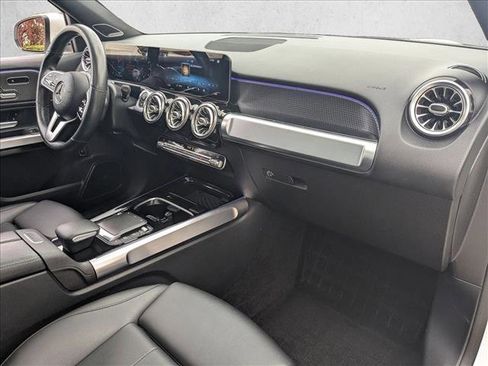 Certified 2021 Mercedes-Benz GLB 250 4MATIC image 22