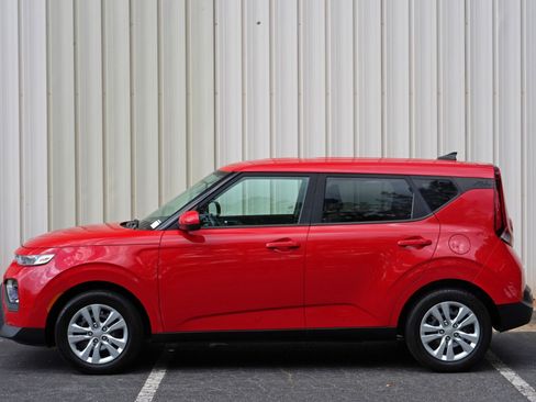 Used 2020 Kia Soul LX FWD image 39