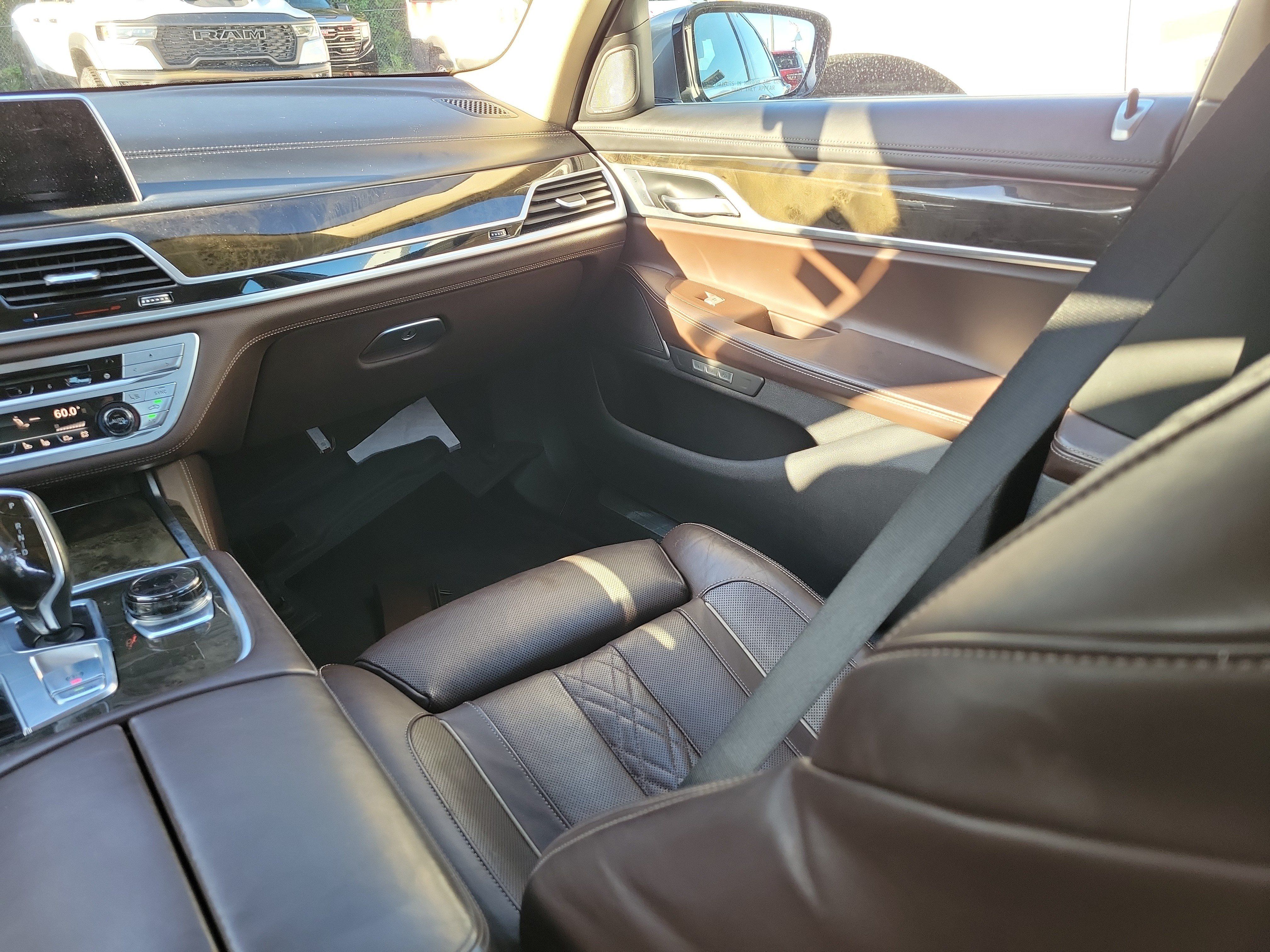 Used 2016 BMW 740i RWD image 13
