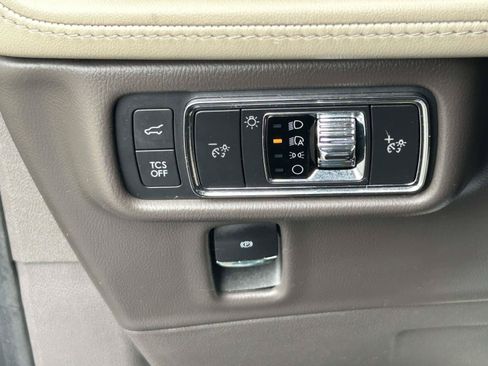 Certified 2022 Lincoln Nautilus FWD w/ Premium Package image 31