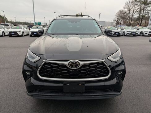Used 2023 Toyota Highlander XLE image 9