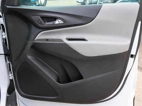 Used 2023 Chevrolet Equinox LT image 14