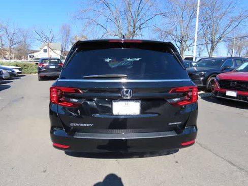 Certified 2023 Honda Odyssey Sport image 5