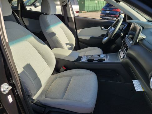 Used 2023 Hyundai Kona SE w/ Cargo Package image 19