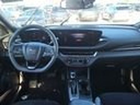 Used 2024 Buick Envista Preferred w/ Convenience II Package image 3