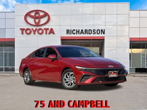 Used 2024 Hyundai Elantra SEL image 1