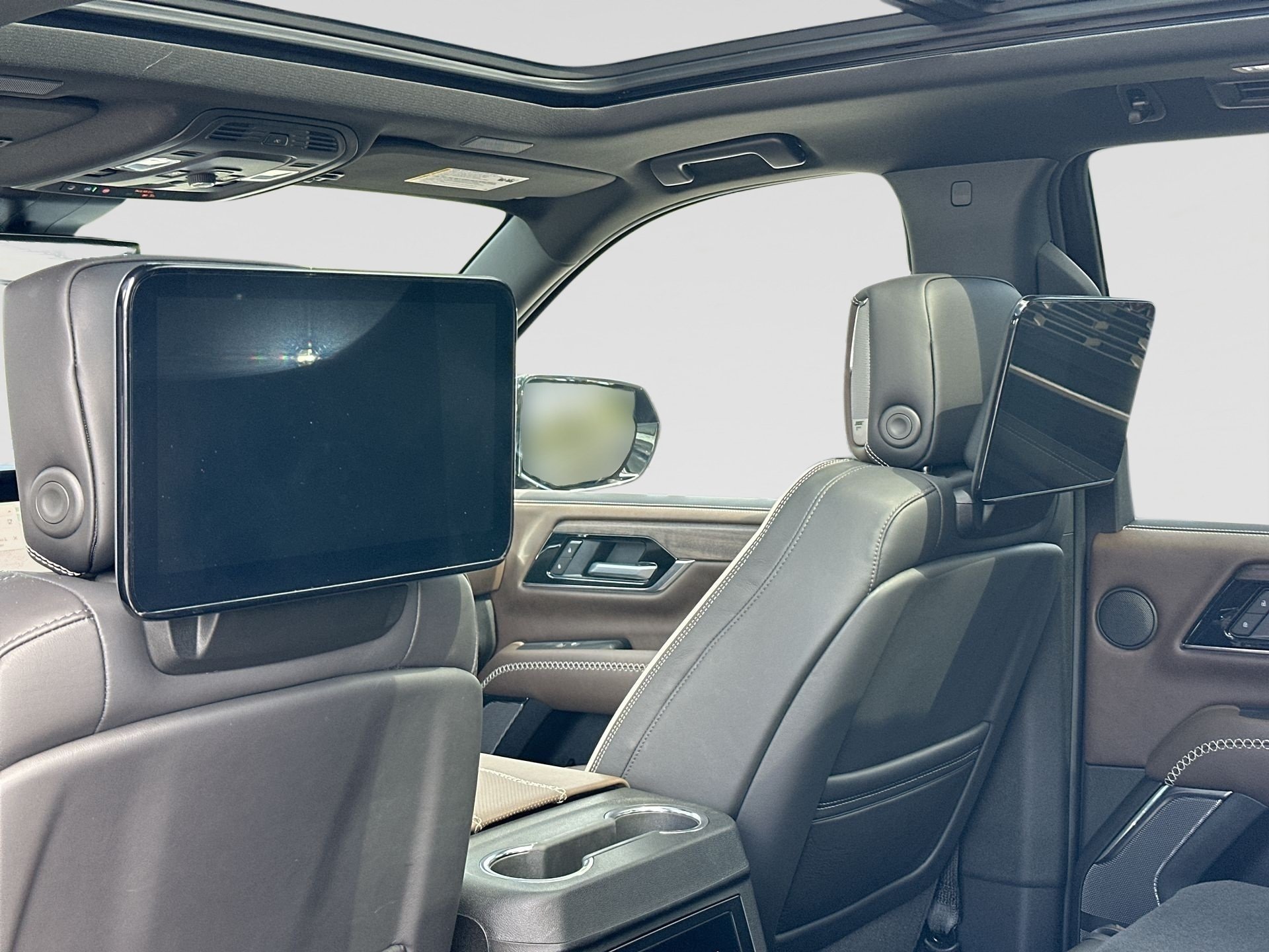 Certified 2025 GMC Yukon Denali Ultimate AWD/4WD image 35