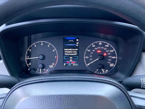 Used 2025 Toyota Corolla LE w/ Convenience Package image 25