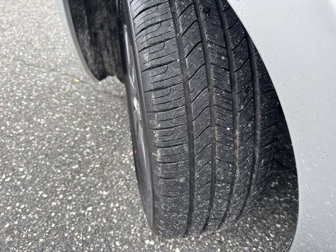 Used 2020 Nissan Versa SV image 28