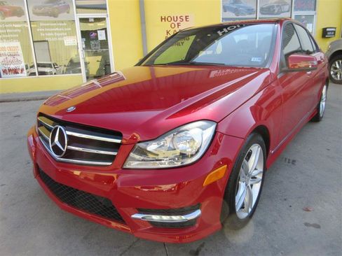 Used 2014 Mercedes-Benz C 250 Sedan image 3