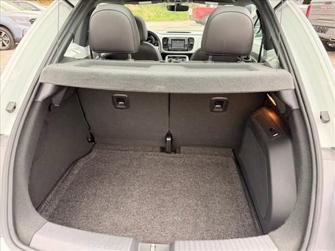 Used 2019 Volkswagen Beetle 2.0T SE w/ SE Premium Package FWD image 27