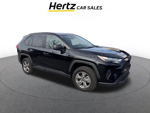Used 2025 Toyota RAV4 LE image 1