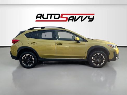 Used 2023 Subaru Crosstrek 2.0i Premium image 8