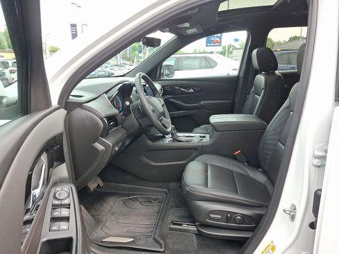 Used 2023 Chevrolet Traverse RS AWD/4WD image 13