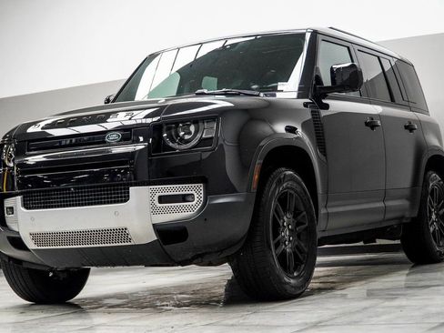 Used 2025 Land Rover Defender 110 S AWD/4WD image 9