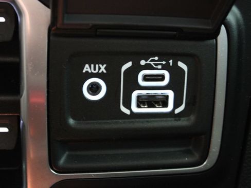 Used 2023 Jeep Gladiator Mojave w/ Cold Weather Group AWD/4WD image 20