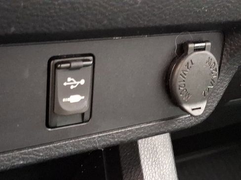 Certified 2018 Toyota Tacoma SR w/ SR Convenience Package image 23