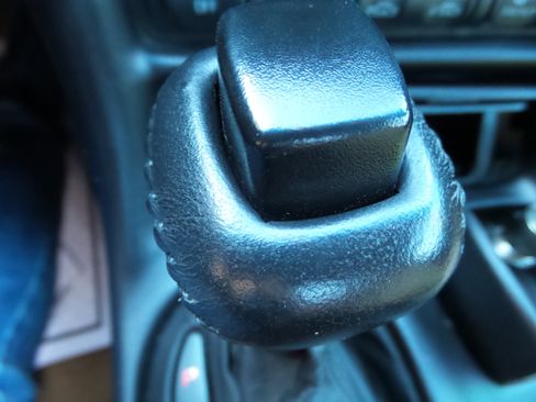 Used 2001 Chevrolet Corvette Coupe w/ Preferred Equipment Group2 image 36