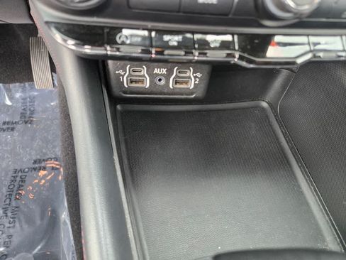 Used 2024 Dodge Durango GT AWD/4WD image 14