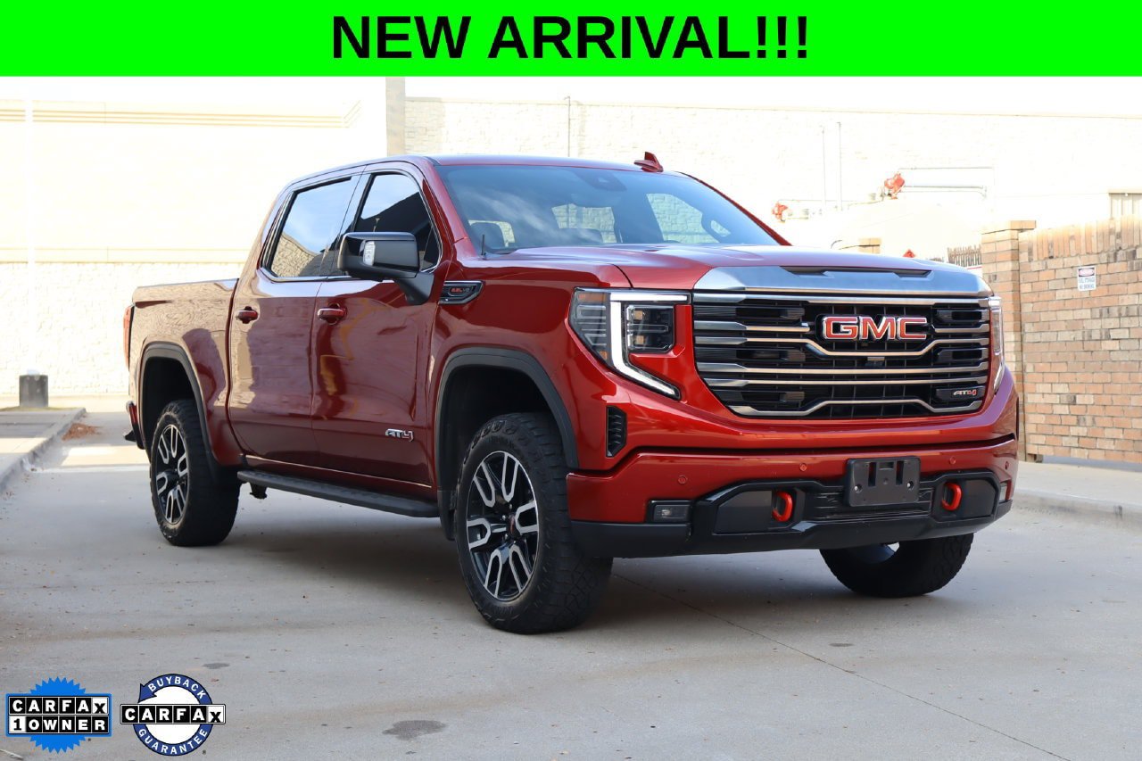 Used 2024 GMC Sierra 1500 AT4 w/ Technology Package AWD/4WD image 1