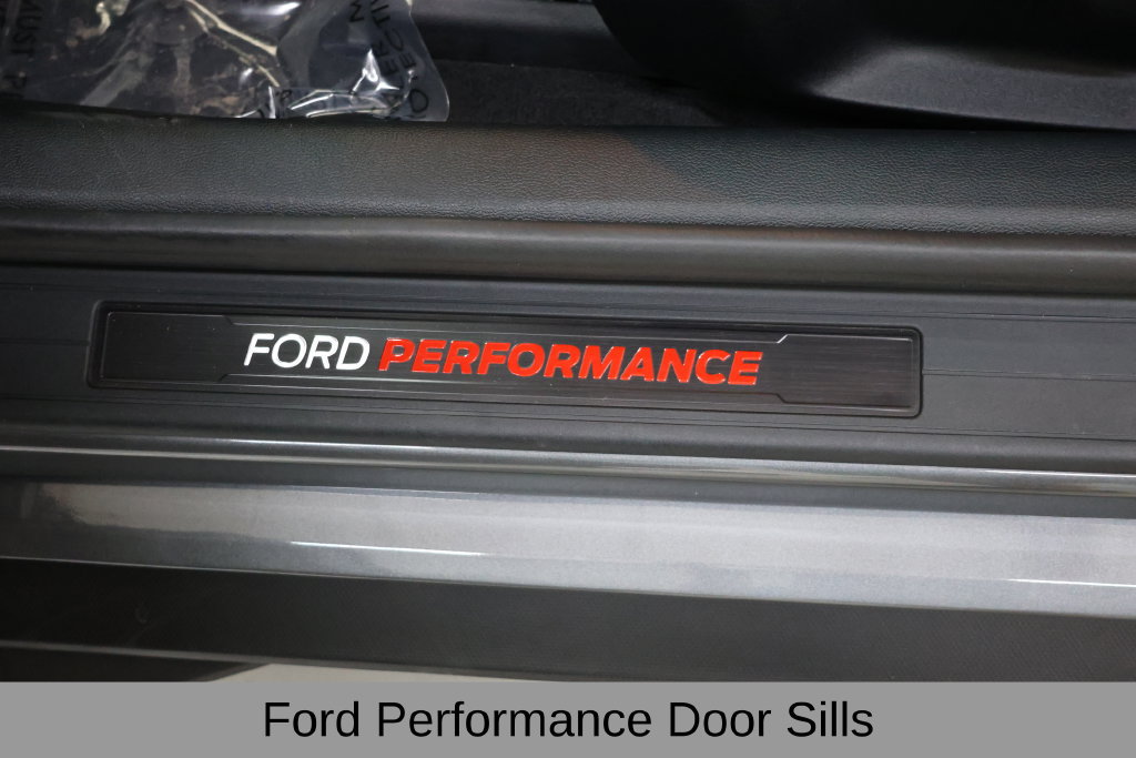 Used 2022 Ford Mustang Shelby GT500 w/ Carbon Fiber Track Pack RWD image 34