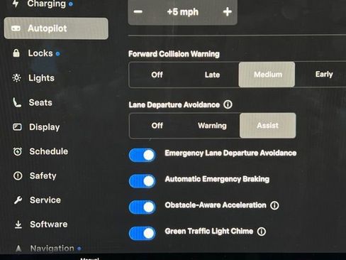 Used 2022 Tesla Model X Plaid image 28